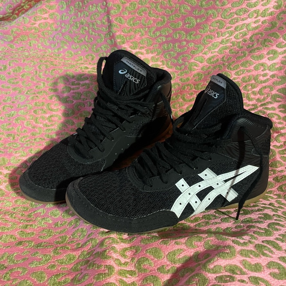 Asics Black and White Athletic Shoes High-Top Design
